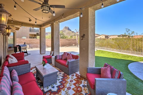 Modern Tucson Home w/ Patio + Saltwater Pool! House in Marana