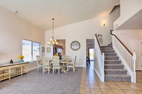 Modern Tucson Home w/ Patio + Saltwater Pool! House in Marana