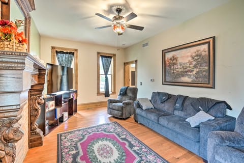 < 1 Mi to Downtown: Historic Dubuque Gem! House in Dubuque