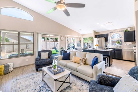 Close to Spring Training! Outdoor Oasis in Gilbert House in Gilbert