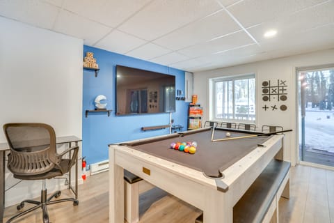 < 7 Mi to Slopes: Inviting Pocono Mtn Retreat! House in Tunkhannock Township