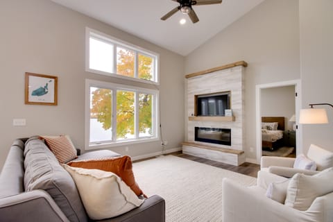 Pearl Lake Retreat w/ Dock & Stunning Views! House in Minnesota