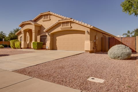 Near Hikes! Snowbird Escape w/ Pool in Gilbert House in Gilbert