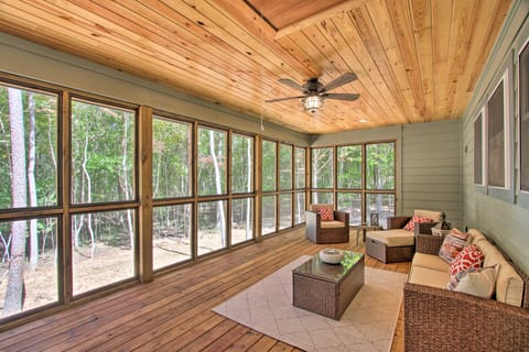 2 Mi to Golf Course + Fire Pit: Cozy Counce Cabin! House in Pickwick Lake