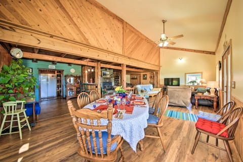 Family Home w/ Stunning River & Mountain View House in Idaho