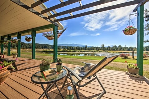 Family Home w/ Stunning River & Mountain View House in Idaho