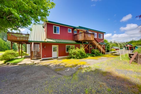 Chehalis Retreat w/ Scenic Views! Apartment in Washington