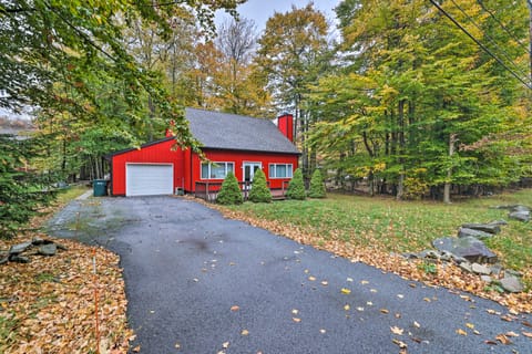 15 Mi to Skiing: Charming Tobyhanna Cottage! Cottage in Coolbaugh Township