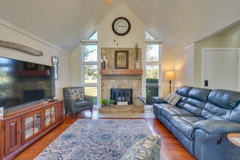 Southport Getaway w/ Private Pool ~ 15 Mi to PCB! House in Bay County