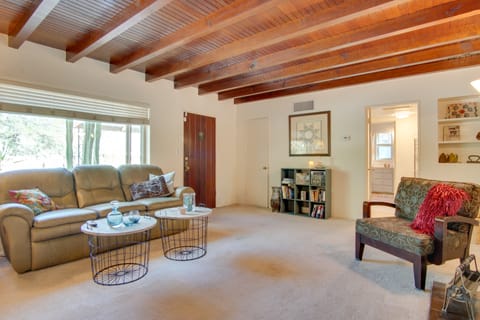 5 Mi to Dtwn: Tuscon Escape w/ Yard & Patio! House in Catalina Foothills