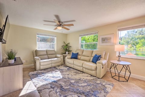 Riverfront Home w/ Putting Green & Boat Dock! Cottage in New Port Richey