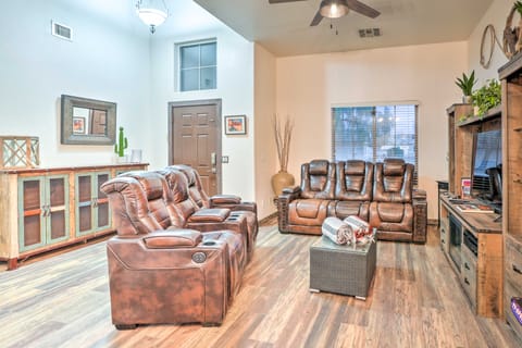 2 Mi to Surprise Stadium! Pet-Friendly Pool House House in Surprise