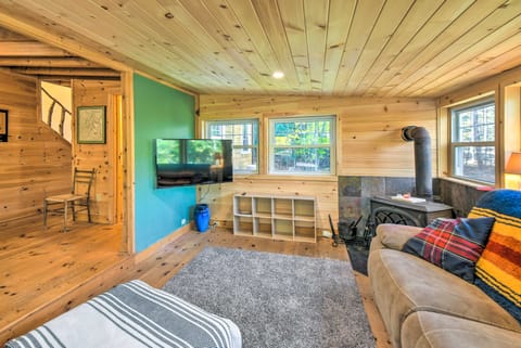 Private Sunapee Getaway: 2 Mi to Ledge Pond! House in Sunapee