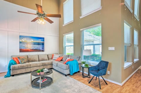 Beautiful Montgomery Home w/ Lakefront Deck! House in Lake Conroe