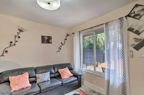 Ideally Located West Palm Beach Apartment! Apartment in Riviera Beach