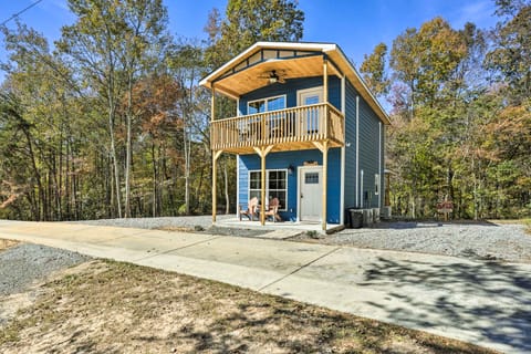 Brand-New Trenton Cabin: Panoramic Lake Views House in Alabama