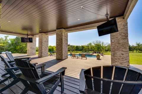 Stunning Ranch Villa: Private Pool & Hot Tub! Villa in Texas