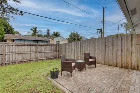 Jupiter Townhome w/ Patio & Yard ~ 6 Mi to Beach! Apartment in Jupiter