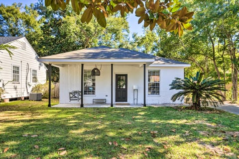 Modern & Chic Gulfport Escape: Walk to Beach! House in Gulfport