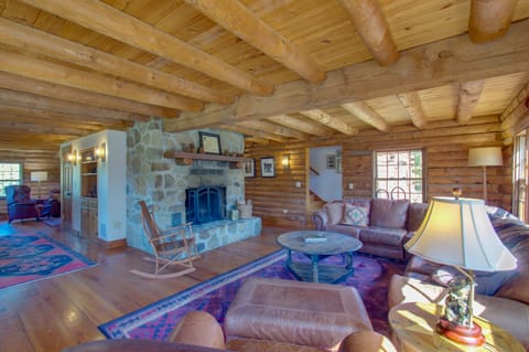 Cozy Log Cabin Getaway w/ Fire Pit + 3 Acres! House in Shenandoah Valley