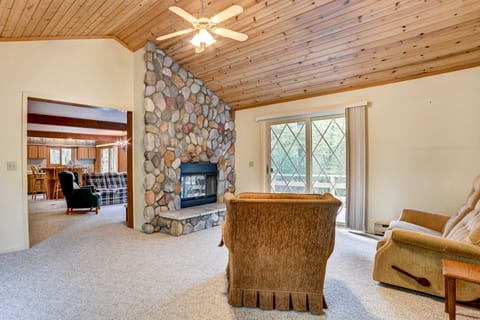 Pet-Friendly Gem: Hike, Fish & Golf in Gaylord House in Michigan