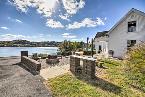 1872 Bethlehem Home w/ View of Ohio River! House in Indiana