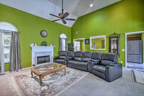 Spacious Acworth Home w/ Deck ~ 1 Mi to Lake House in Acworth