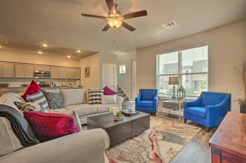 College Station Townhome w/ Furnished Patio! Apartment in College Station