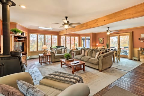 Outdoor Theater, Deck & Fire Pit: Poconos Retreat House in Kidder Township