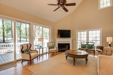 Stunning Lake Oconee Retreat w/ Pool Access! Cottage in Lake Oconee