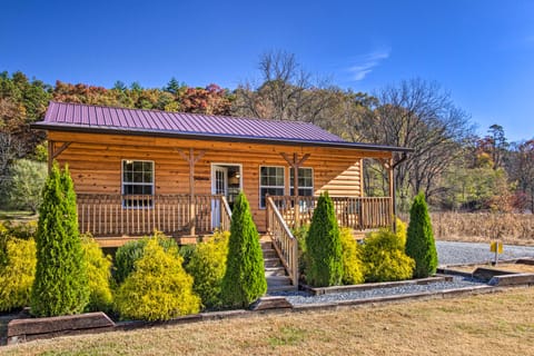 8 Mi to Great Smoky Mtn National Park: Cozy Cabin House in Swain County