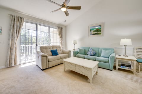 Pool Access + Balcony: Barefoot Resort Retreat! Apartment in North Myrtle Beach