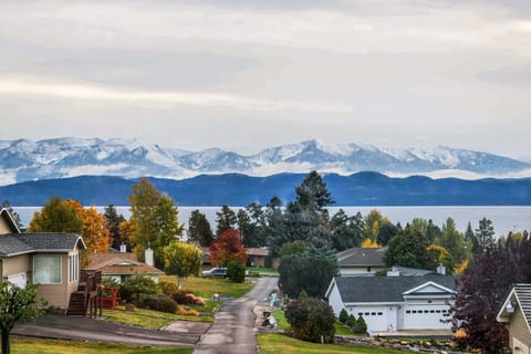 Stunning Lakeside House w/ Deck + Water Views House in Lakeside