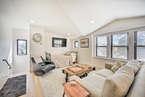 Walk to Town - Castle Rock Cottage! Cottage in Castle Rock