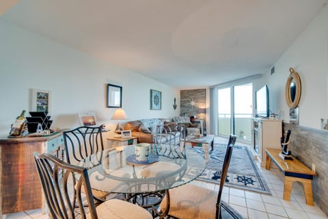 Gulf-Front Views: Coastal Hudson Condo! Apartment in Hudson