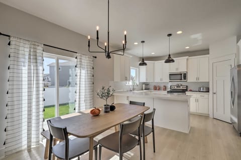 Lovely Vineyard Getaway < 1 Mi to Utah Lake! House in Vineyard