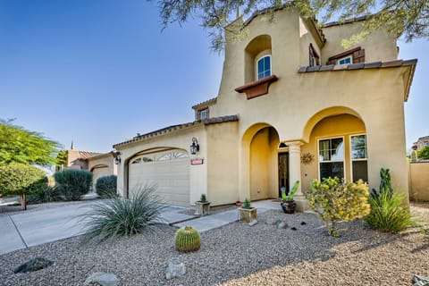 Game Room, Serene Backyard! Luxe Goodyear Home House in Goodyear