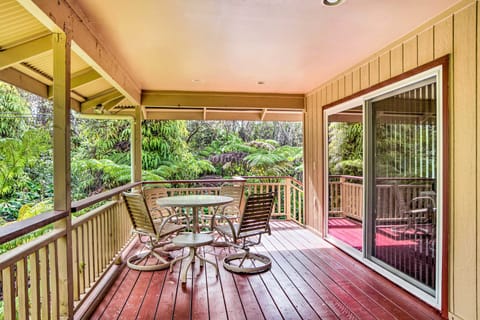 Breezy Home, 4 Mi to Volcanoes Nat'l Park! House in Volcano