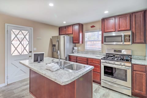 Remodeled Harrison Retreat < 6 Mi to Town! House in Arkansas
