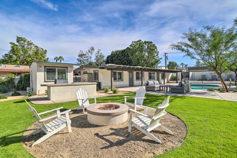 < 1 Mi to El Paseo: Cottage Oasis w/ Fire Pit Cottage in Indian Wells