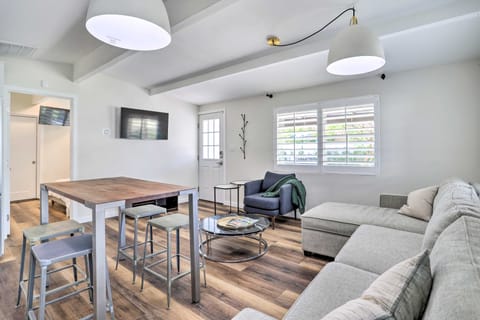 < 1 Mi to El Paseo: Cottage Oasis w/ Fire Pit Cottage in Indian Wells