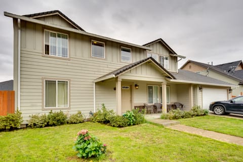 Springfield Apt w/ Deck + Central Location! Apartment in Springfield