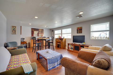 Springfield Apt w/ Deck + Central Location! Apartment in Springfield