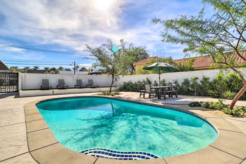 Walk to Downtown Palm Desert: Home w/ Pool Access Cottage in Indian Wells