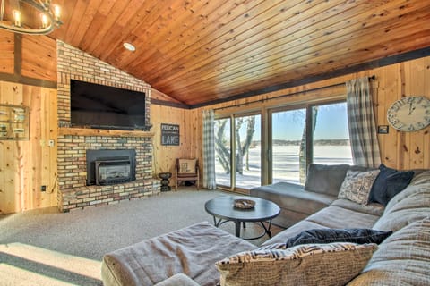 Pelican Lake Getaway on Stunning Peninsula! House in Breezy Point
