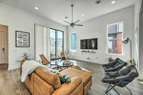 Luxurious & Spacious Austin Home ~ 8 Mi to Dtwn! House in Austin