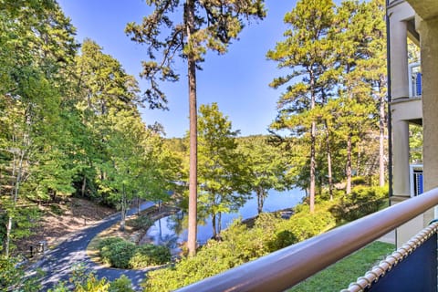 Keowee Keys Condo w/ Resort Amenities Access! Apartment in Lake Keowee