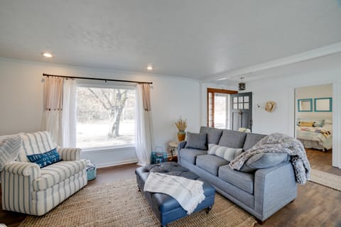 Charming Riverfront Retreat in Monticello! House in Indiana