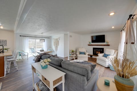 Charming Riverfront Retreat in Monticello! House in Indiana