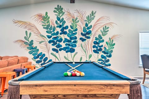 San Antonio Home w/ Hot Tub & Arcade Games! House in San Antonio